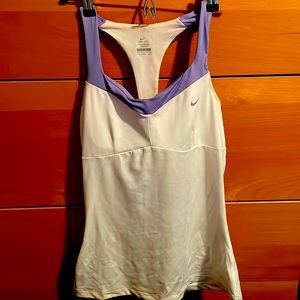 Nike women’s tennis top